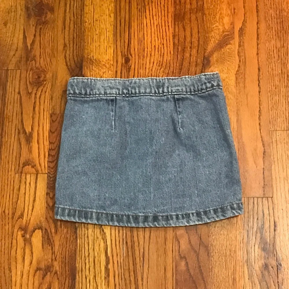 Old Navy Blue Jean Denim Skirt Girls 4 / 5 XS Extra Small Snap Close Pockets